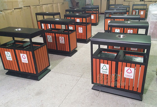 天津更新鋼木垃圾箱、細微之處盡顯文明