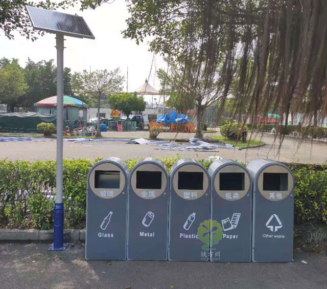 新款多分類果皮箱垃圾分類收集容器太陽能供電，智能滿溢功能通過平臺遠程終端提醒